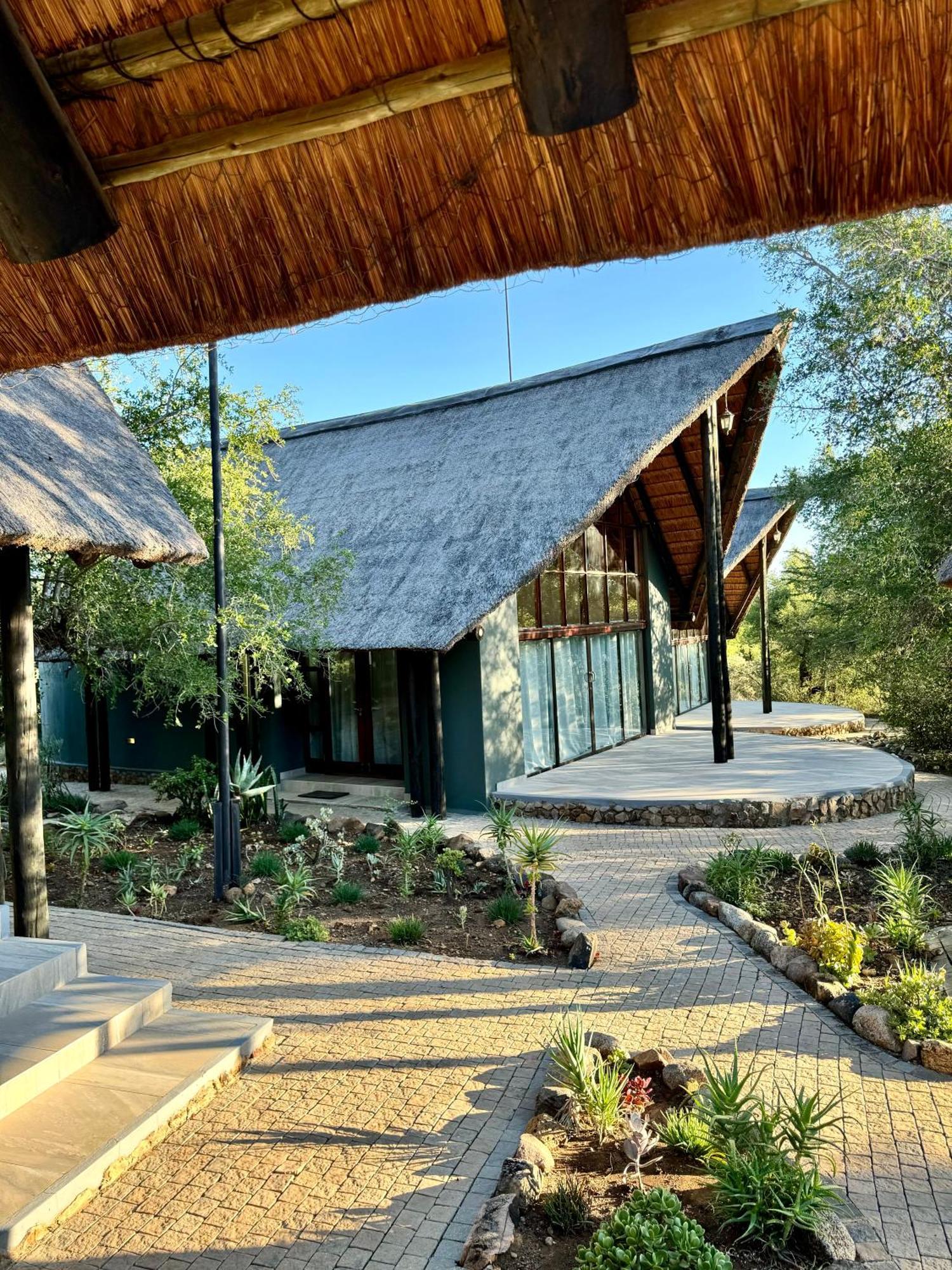 Pangolin Game Lodge - Self Catering, Incl 2 Game Drives Per Day Matlhagame Екстериор снимка