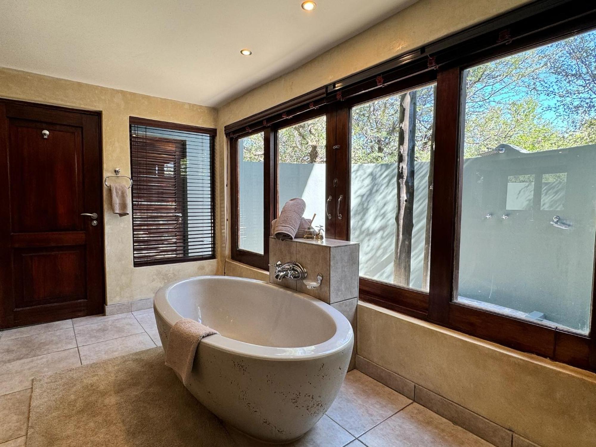 Pangolin Game Lodge - Self Catering, Incl 2 Game Drives Per Day Matlhagame Екстериор снимка