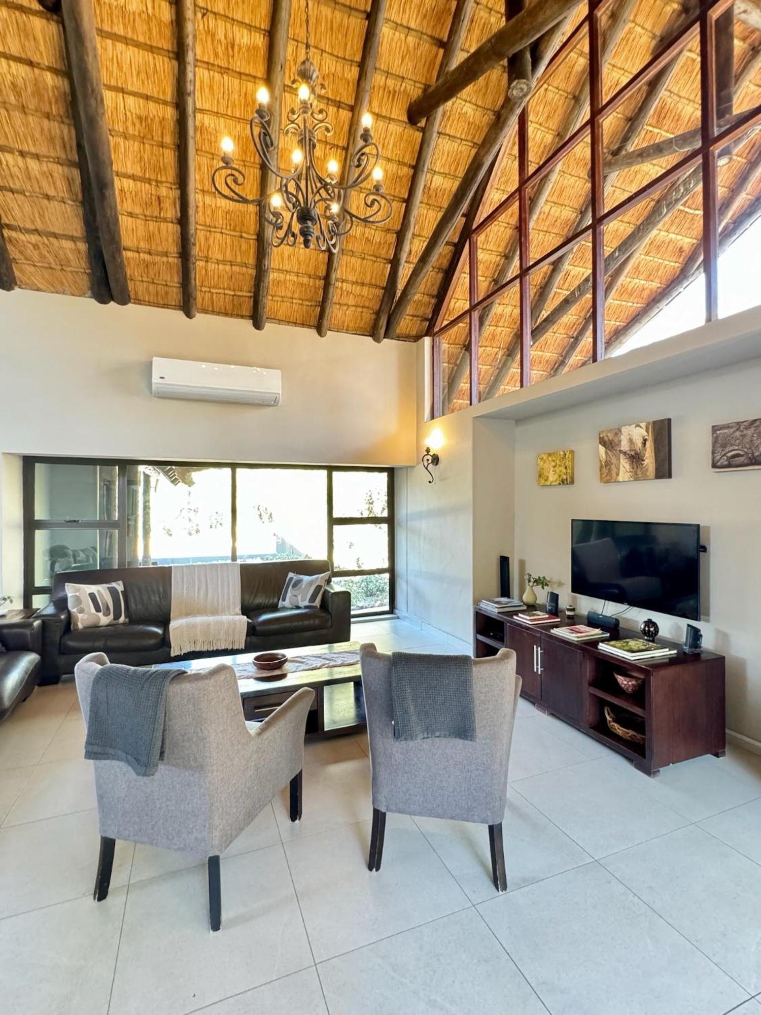 Pangolin Game Lodge - Self Catering, Incl 2 Game Drives Per Day Matlhagame Екстериор снимка