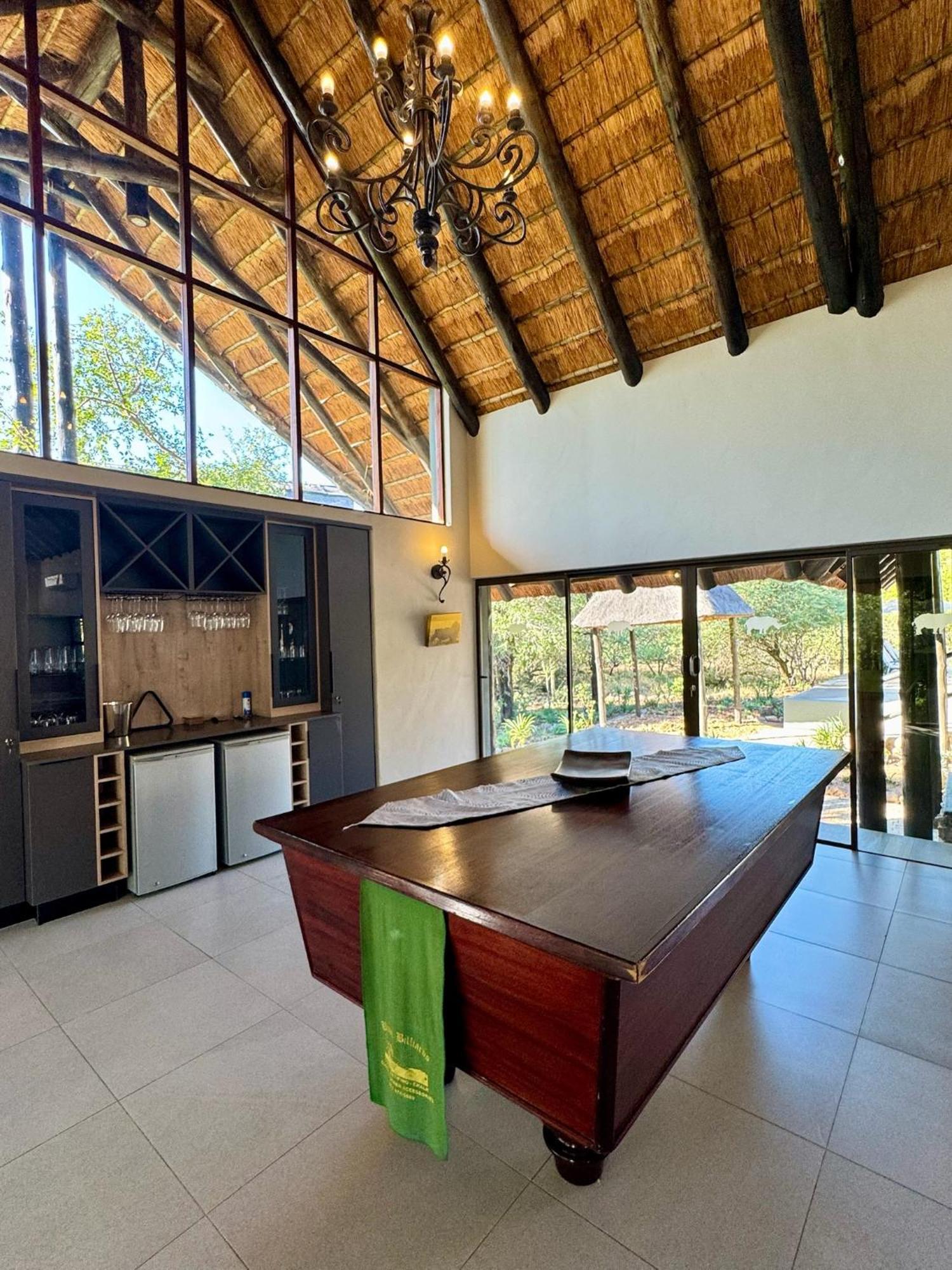 Pangolin Game Lodge - Self Catering, Incl 2 Game Drives Per Day Matlhagame Екстериор снимка