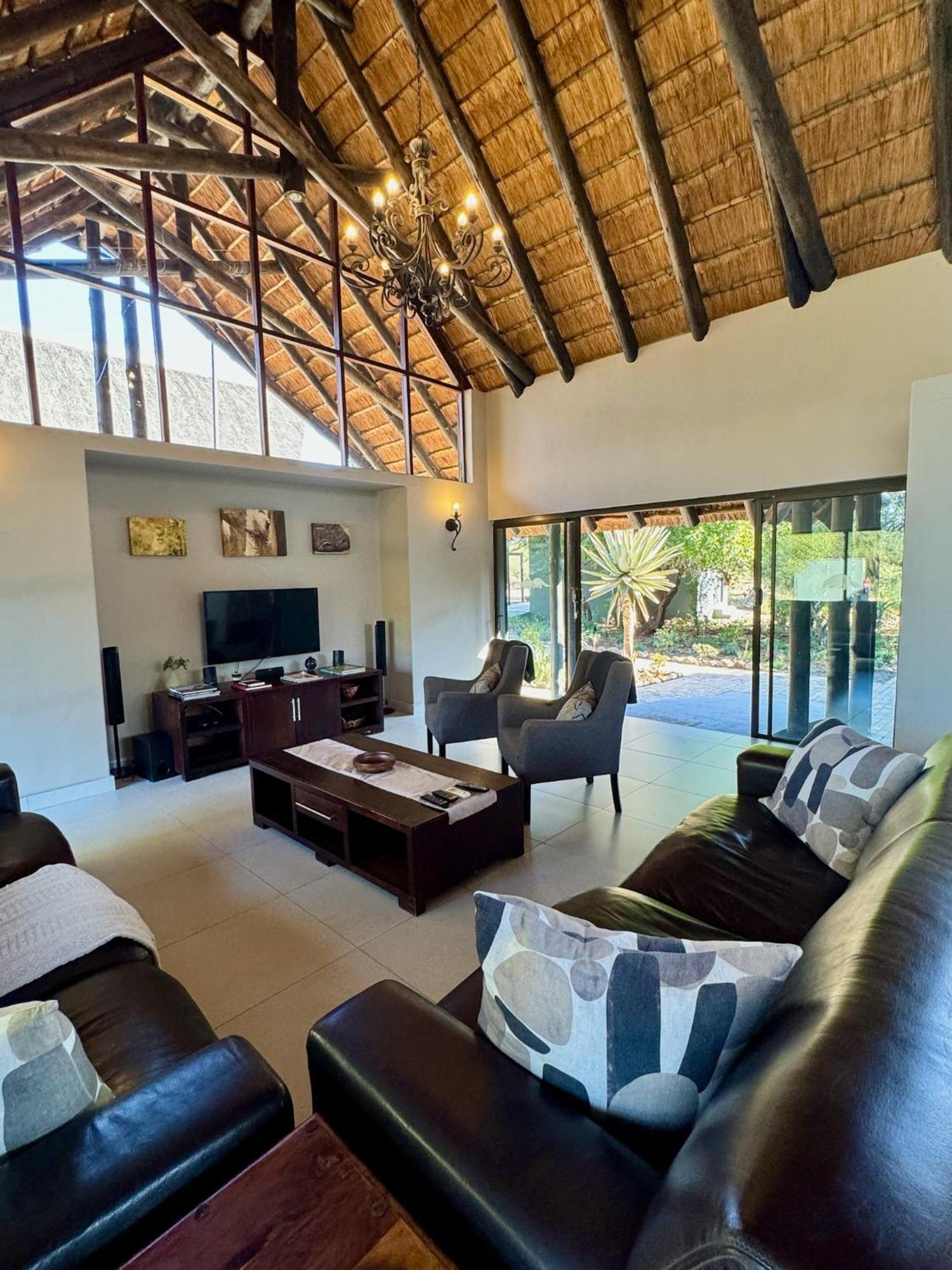 Pangolin Game Lodge - Self Catering, Incl 2 Game Drives Per Day Matlhagame Екстериор снимка